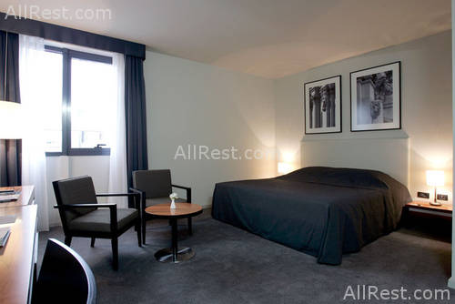 Atrium Hotel 13